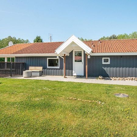 8 Person Holiday Home In Hejls 外观 照片