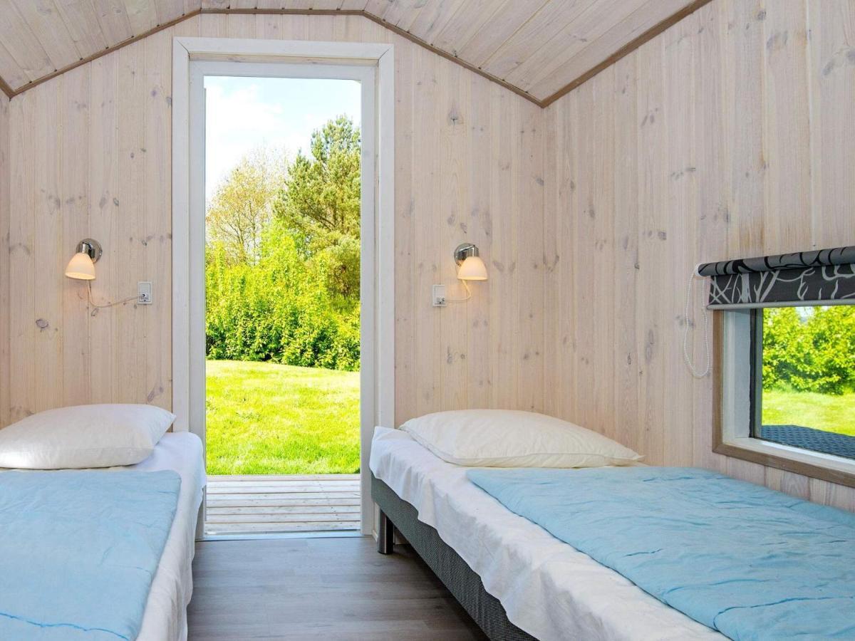 8 Person Holiday Home In Hejls 外观 照片