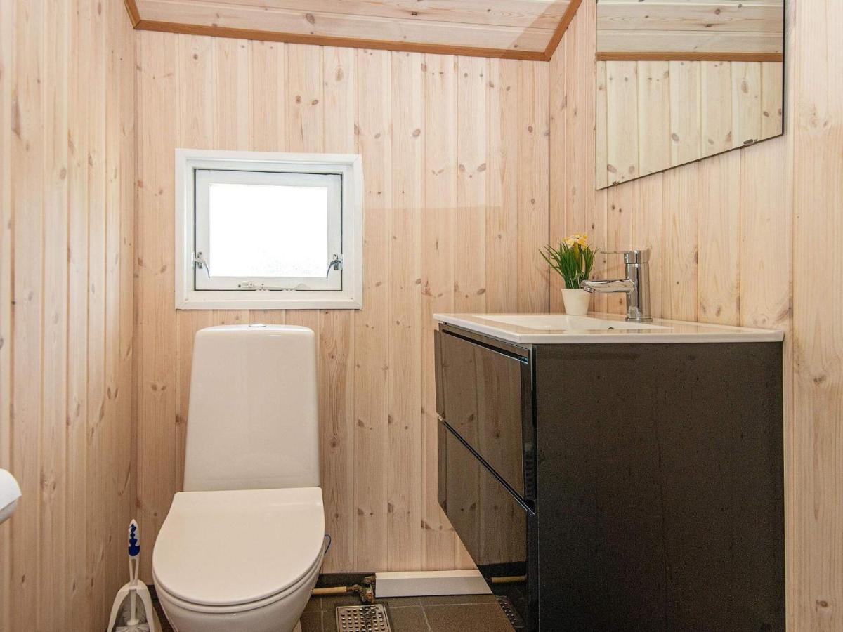 8 Person Holiday Home In Hejls 外观 照片
